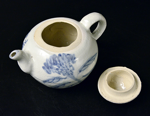 染付鶏冠花繪注子